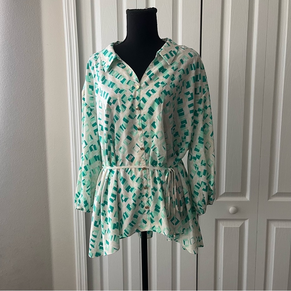 C. Wonder Teal and Cream Geometric Blouse Large